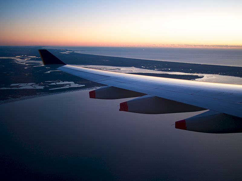 Illustration for article titled Airbus A330 Flies For 25 Minutes Over The Pacific With Both Engines Out